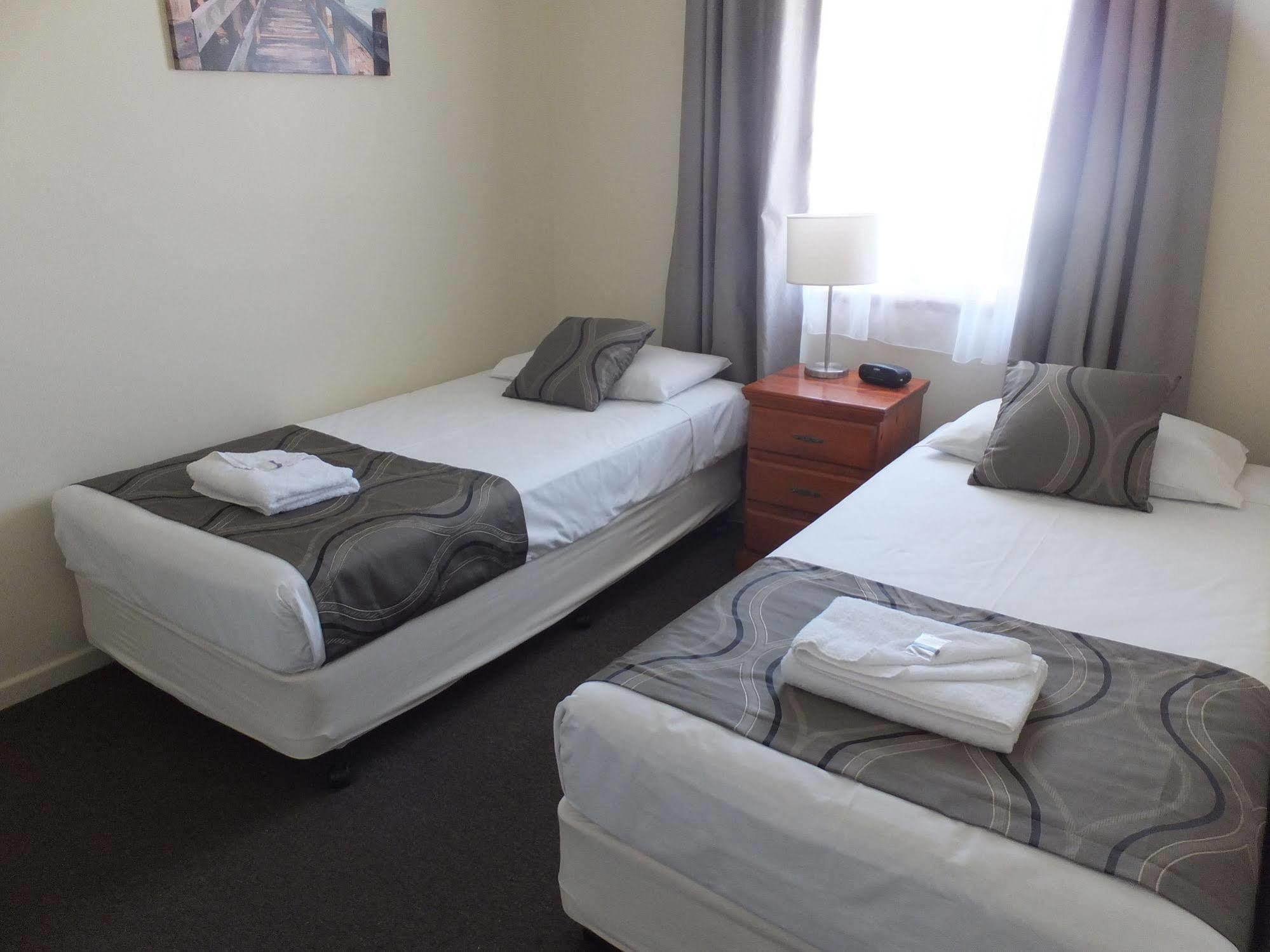 The Shores Holiday Apartments Mackay Esterno foto