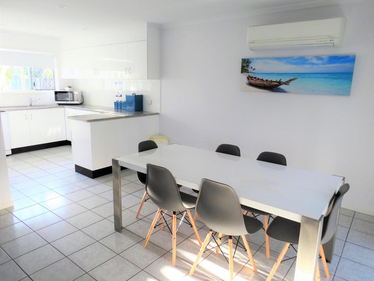 The Shores Holiday Apartments Mackay Esterno foto