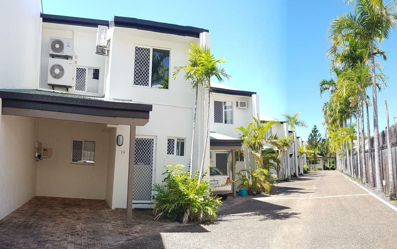 The Shores Holiday Apartments Mackay Esterno foto